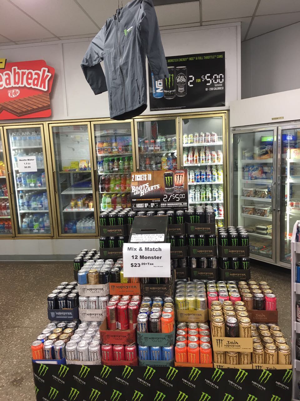 Candy Corner Convenience | convenience store | 153 Country Hill Dr, Kitchener, ON N2E 2G7, Canada | 5199548100 OR +1 519-954-8100