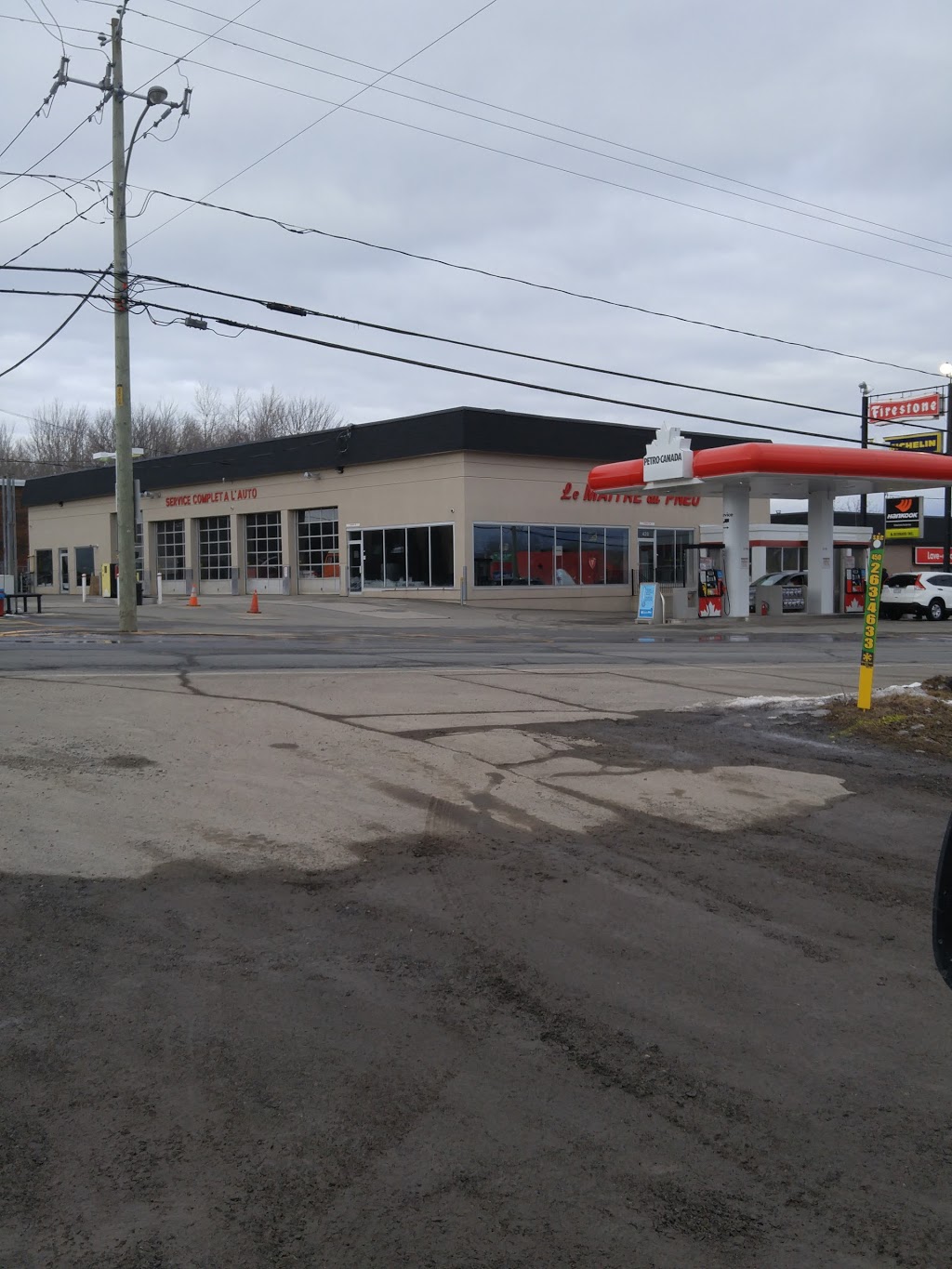 Petro-Canada et Lave-Auto | 428 Rue de la Rivière, Cowansville, QC J2K 3H8, Canada | Phone: (450) 263-3455