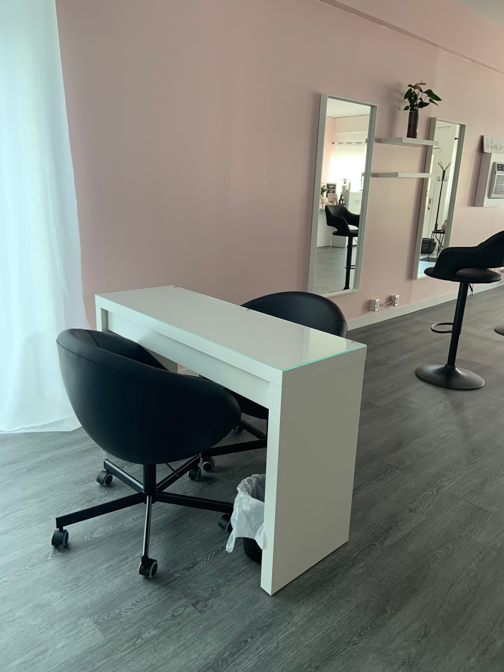 Alluring Lashes & Beauty Bar | 57 W Main St, Welland, ON L3C 4Z5, Canada | Phone: (905) 732-3324