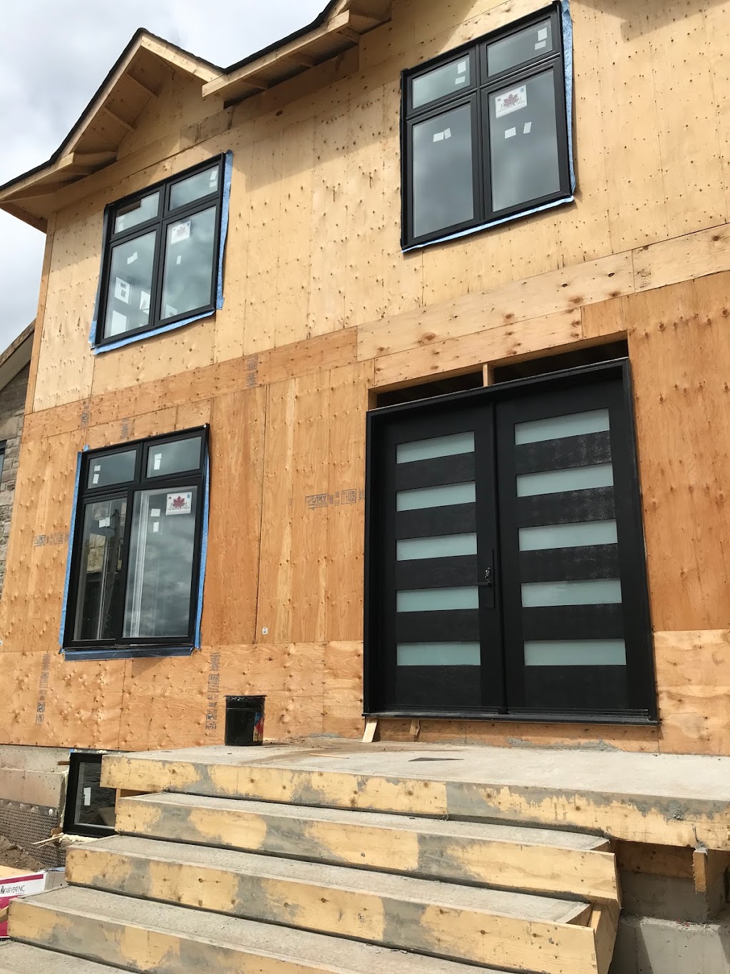Ontario Aluminum & Glass | 4 Jenet Ave, Toronto, ON M6H 1R4, Canada | Phone: (416) 533-7921