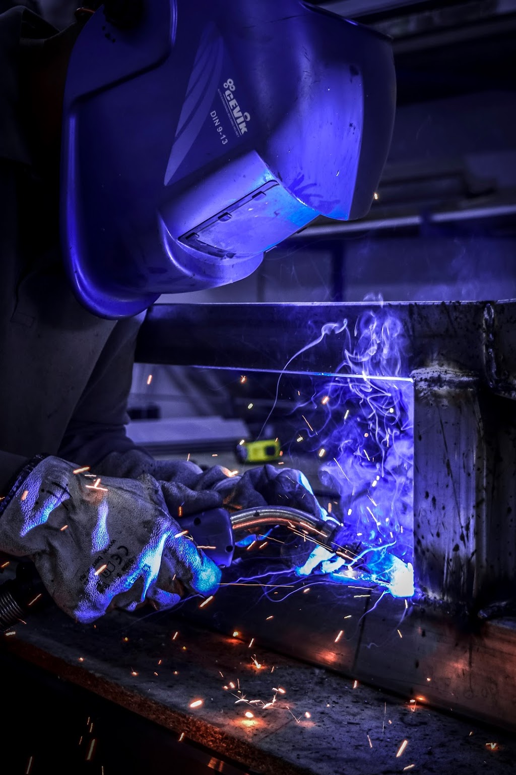Modern Edge Design + Fabrication | 3740 Sooke Rd, Victoria, BC V9B 5Y9, Canada | Phone: (250) 208-4129