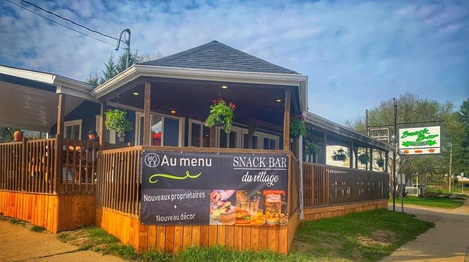 Snack Bar du Village | 87 Rue Principale, Mont-Saint-Michel, QC J0W 1P0, Canada | Phone: (819) 587-4616