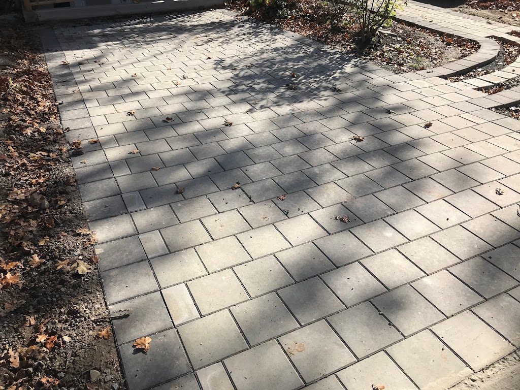 Montailler Landscaping | 230 Robertson St, Victoria, BC V8S 3X5, Canada | Phone: (778) 533-1723
