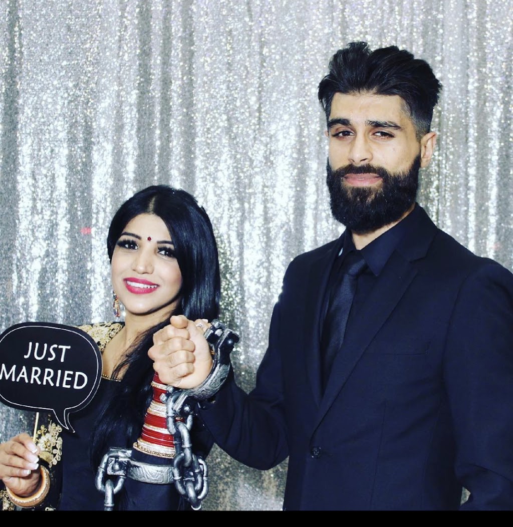 ZSquared Photobooth | 300 Borough Dr, Toronto, ON M1H 3G6, Canada | Phone: (647) 686-1214