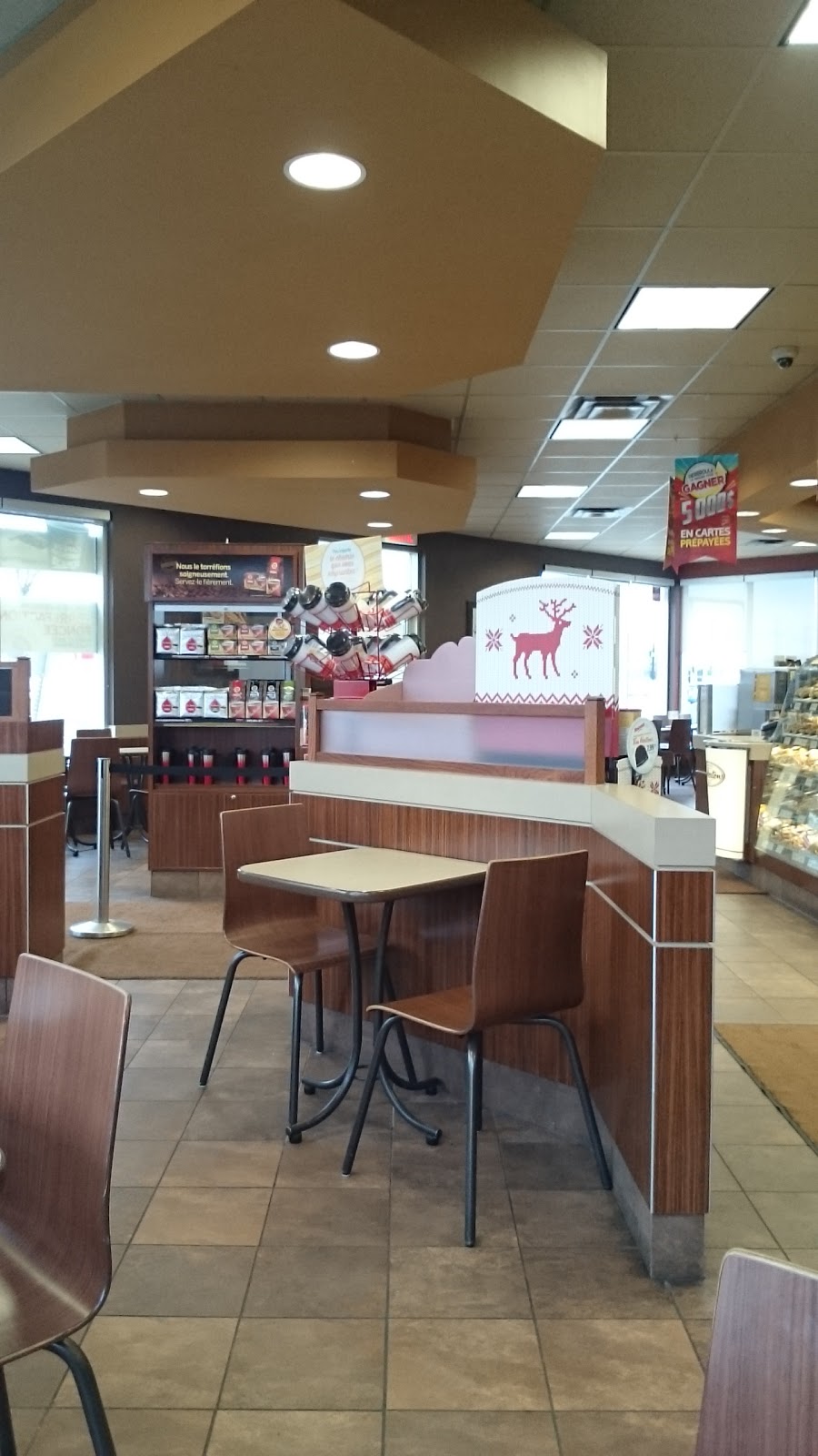 Tim Hortons | 5700 Boulevard des Laurentides, Laval, QC H7K 2K2, Canada | Phone: (450) 628-6431