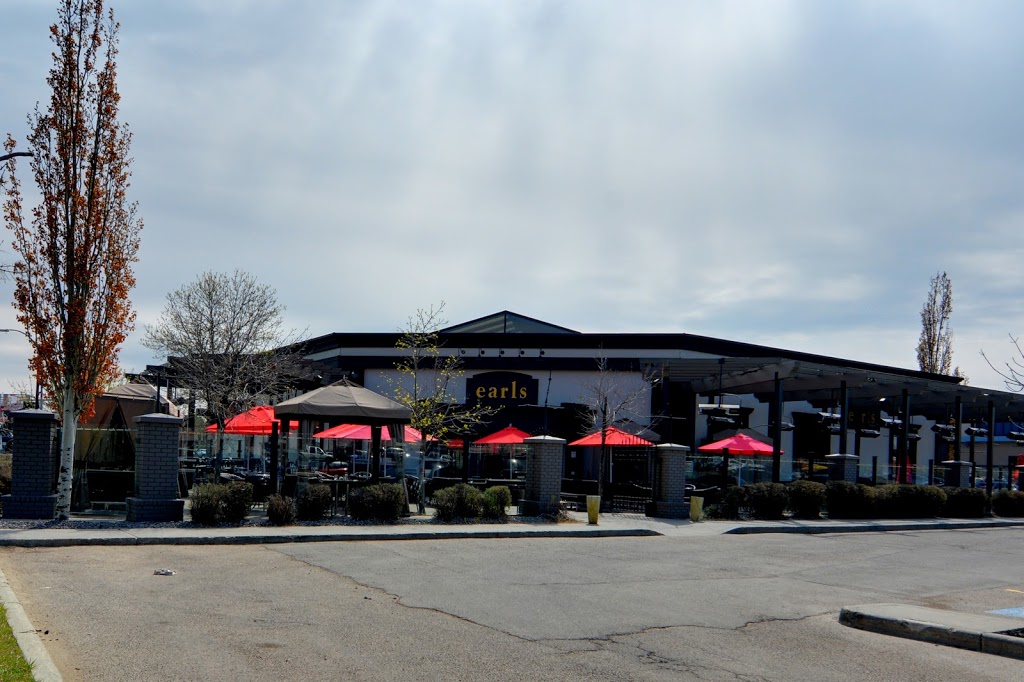 Earls Kitchen + Bar | 4250 Calgary Trail NW, Edmonton, AB T6J 6Y8, Canada | Phone: (780) 439-5888