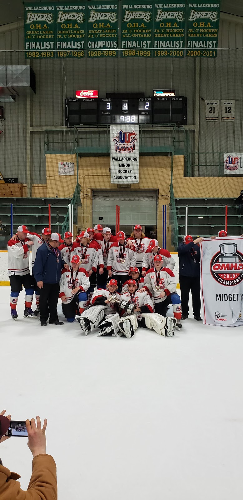 Wallaceburg Memorial Arena | 600 Wall St, Wallaceburg, ON N8A 3H9, Canada | Phone: (519) 627-1607