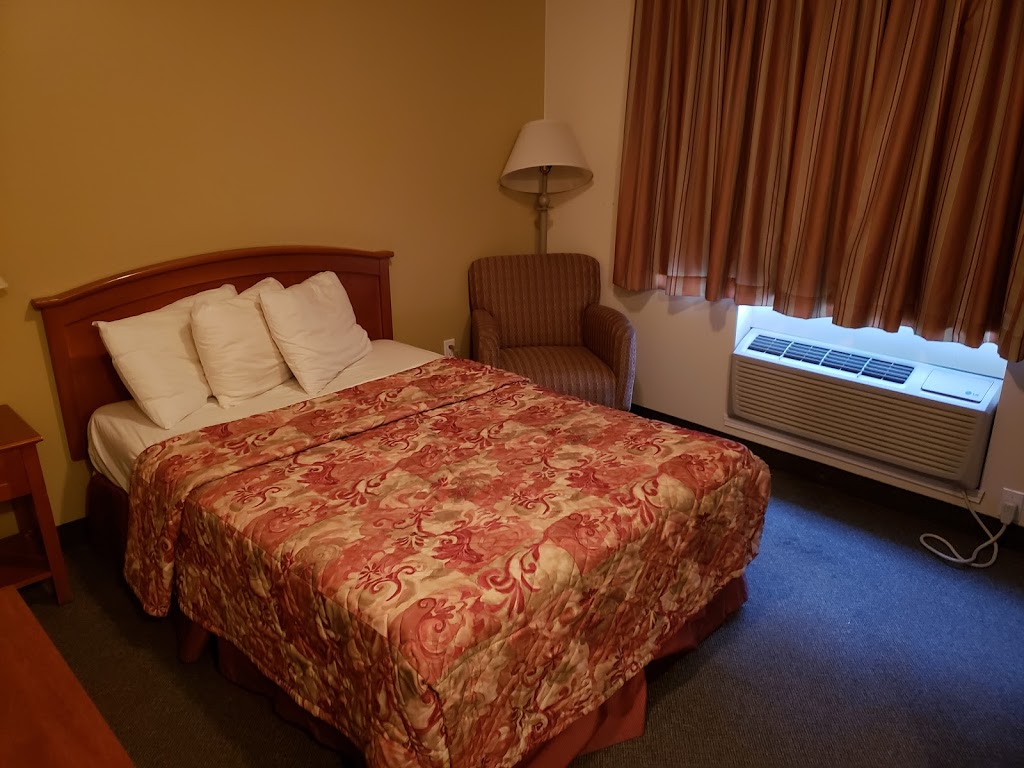 Hotel Le Mirage | 365 Boul Sir-Wilfrid-Laurier, Saint-Basile-le-Grand, QC J3N 1M2, Canada | Phone: (450) 461-1571