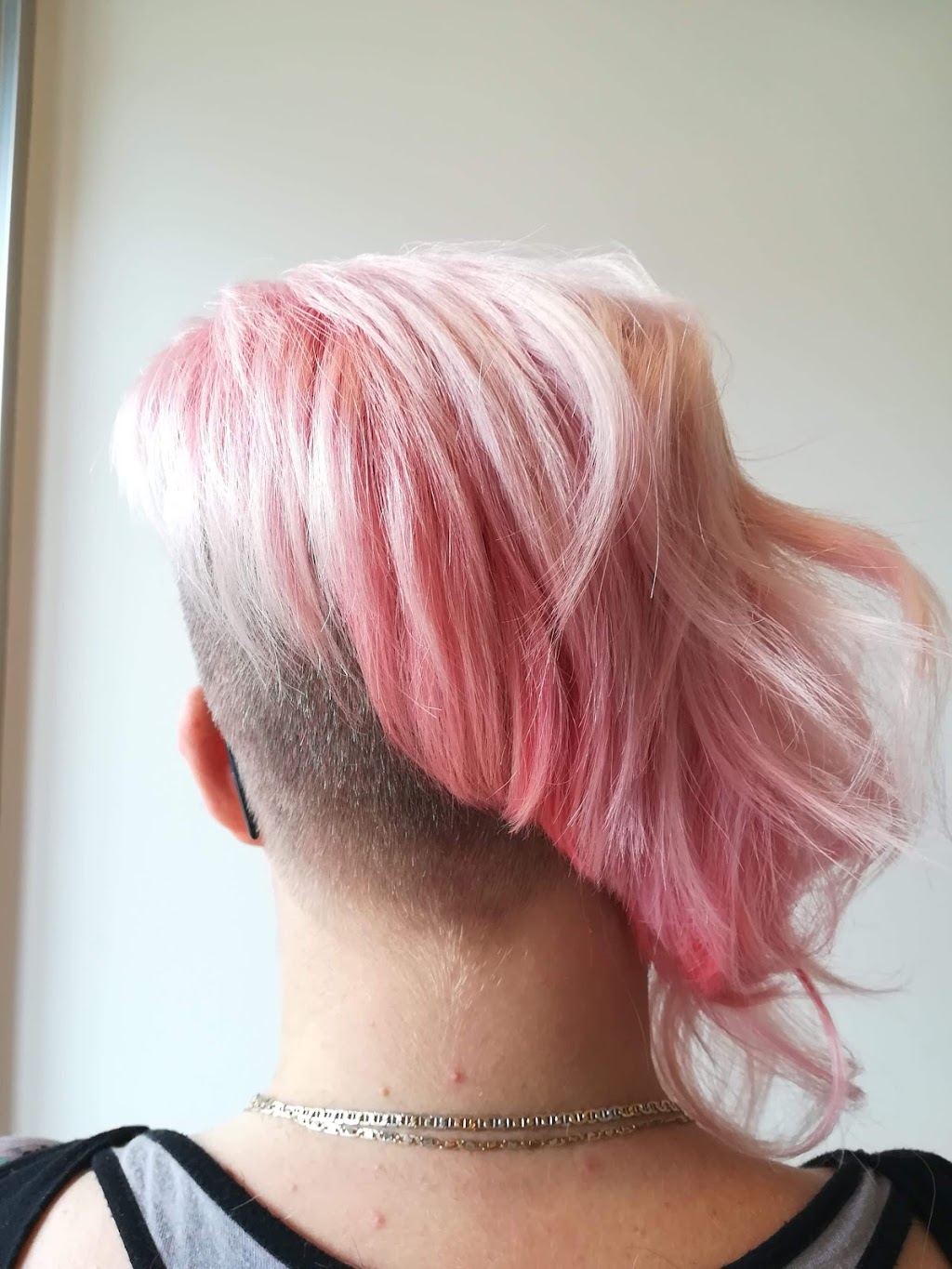 Coiffure La Nuque Inc | 2770 Bd de la Concorde E, Laval, QC H7E 2B4, Canada | Phone: (450) 669-1588