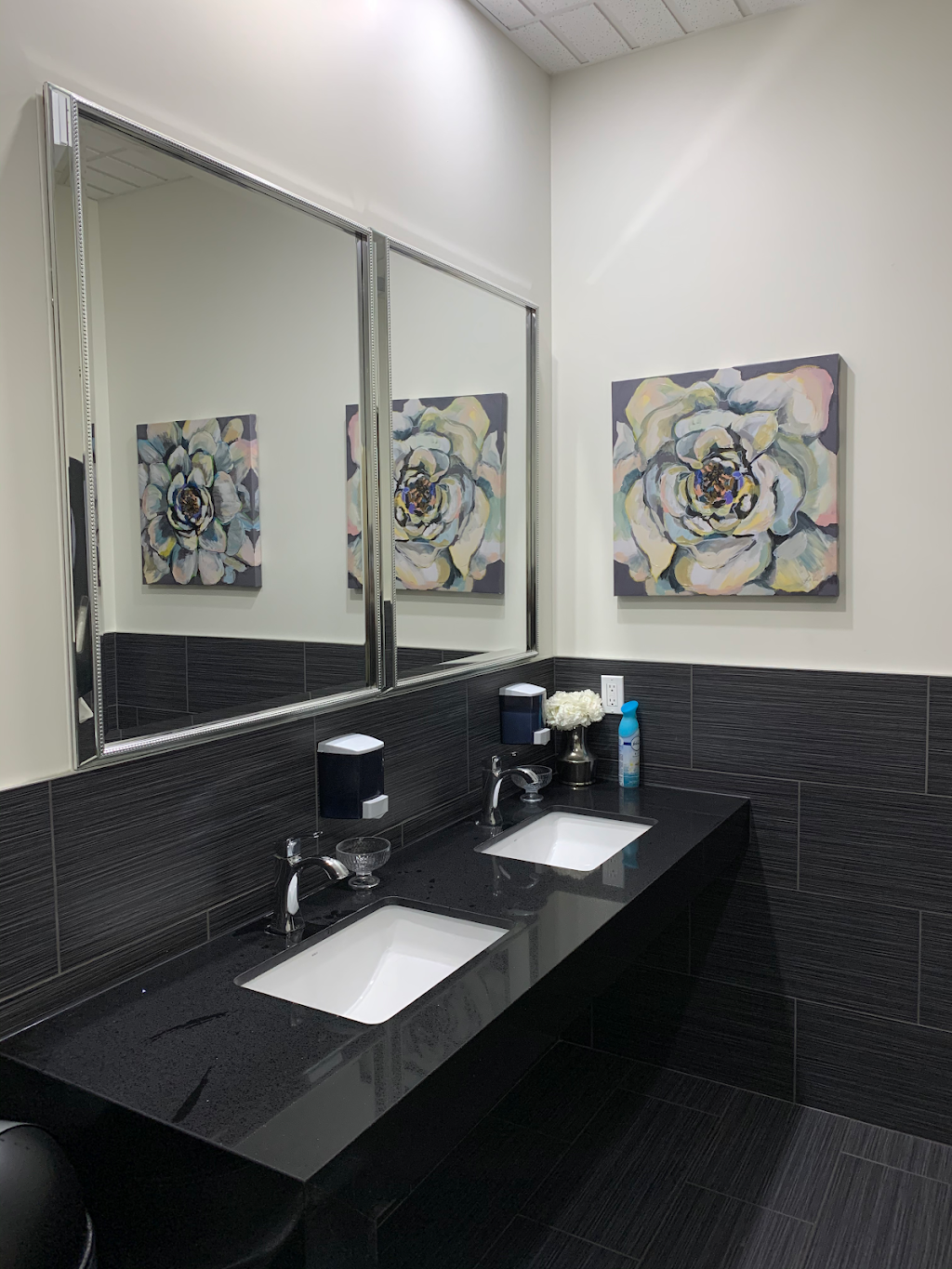 LASHMOPOLITAN | 507 Lakeshore Rd E, Unit #200 Suite #17, Mississauga, ON L5G 1H9, Canada | Phone: (647) 424-2254