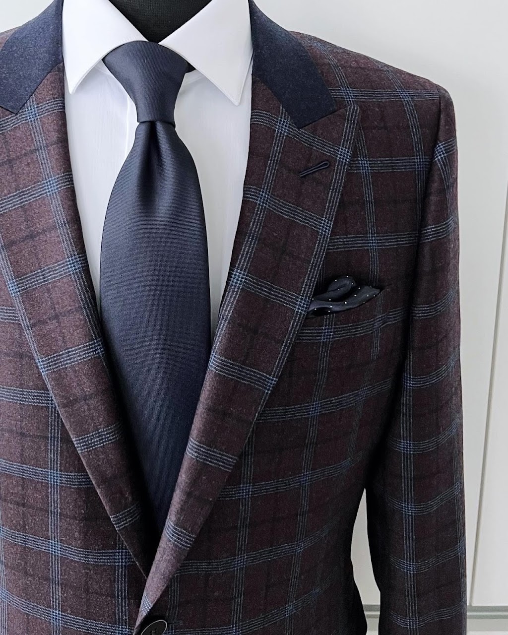 GLORIUS - CUSTOM SUITS | 151 De la, Rue de la Rotonde, Verdun, QC H3E 0E1, Canada | Phone: (819) 446-3232
