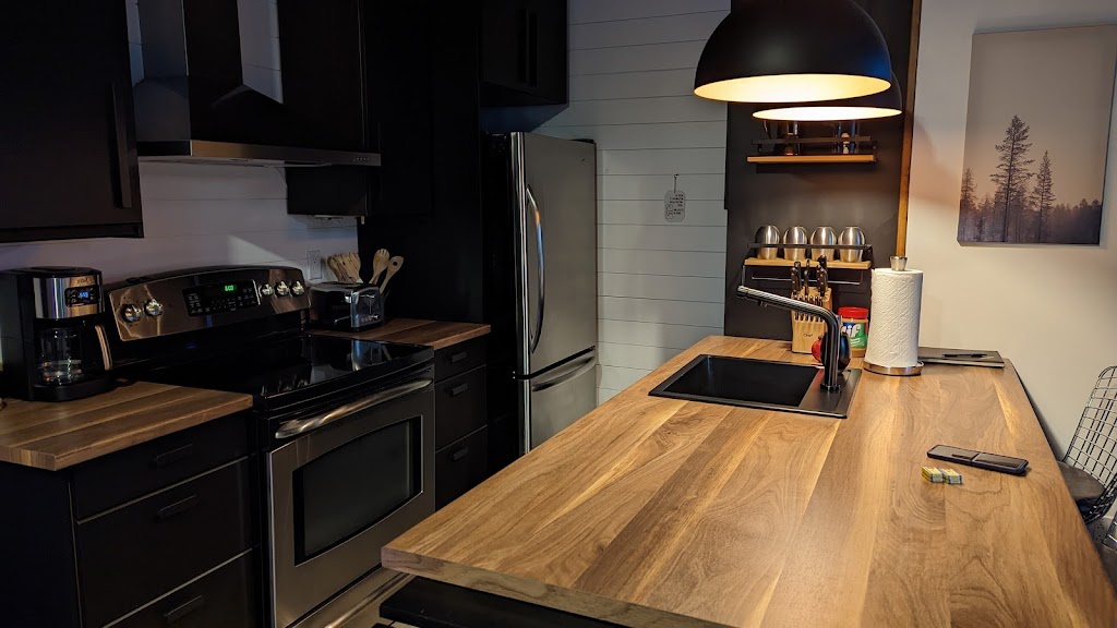 Chalet le patriote | 21 Rue de la Montagne, Saint-Alexis-des-Monts, QC J0K 1V0, Canada | Phone: (819) 996-4504