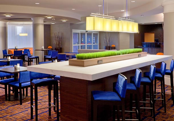 Courtyard by Marriott Toronto Mississauga/Meadowvale | 7015 Century Ave, Mississauga, ON L5N 7K2, Canada | Phone: (905) 567-5566