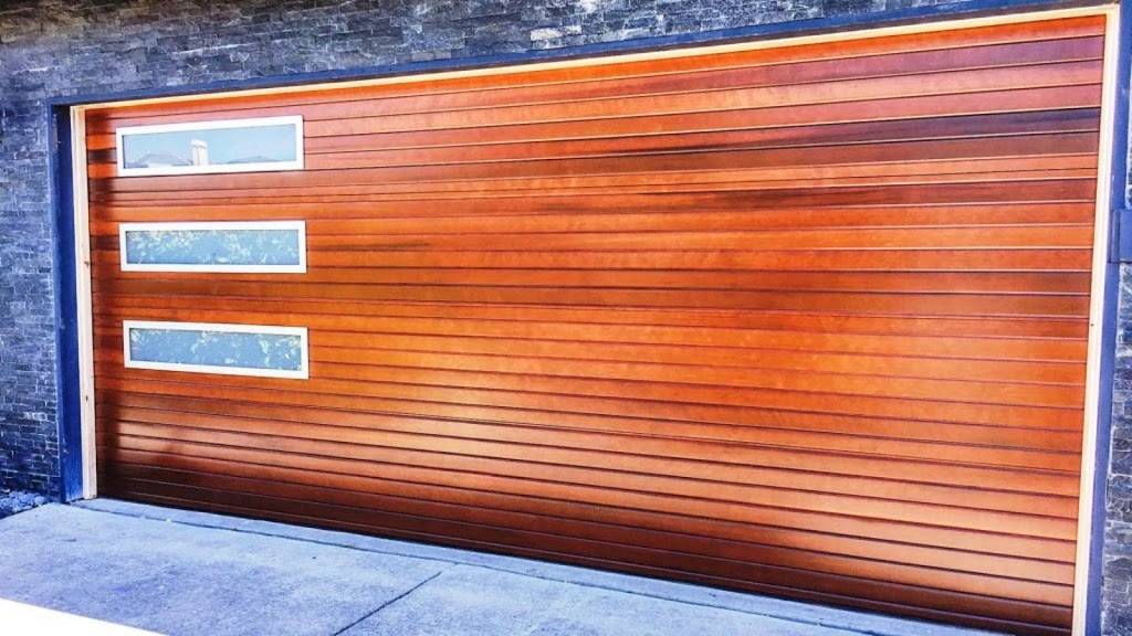 Master Garage Door Service Mildhurst | 1152 Bayfield Street North, Midhurst, ON L0L 1X1, Canada | Phone: (705) 809-5371