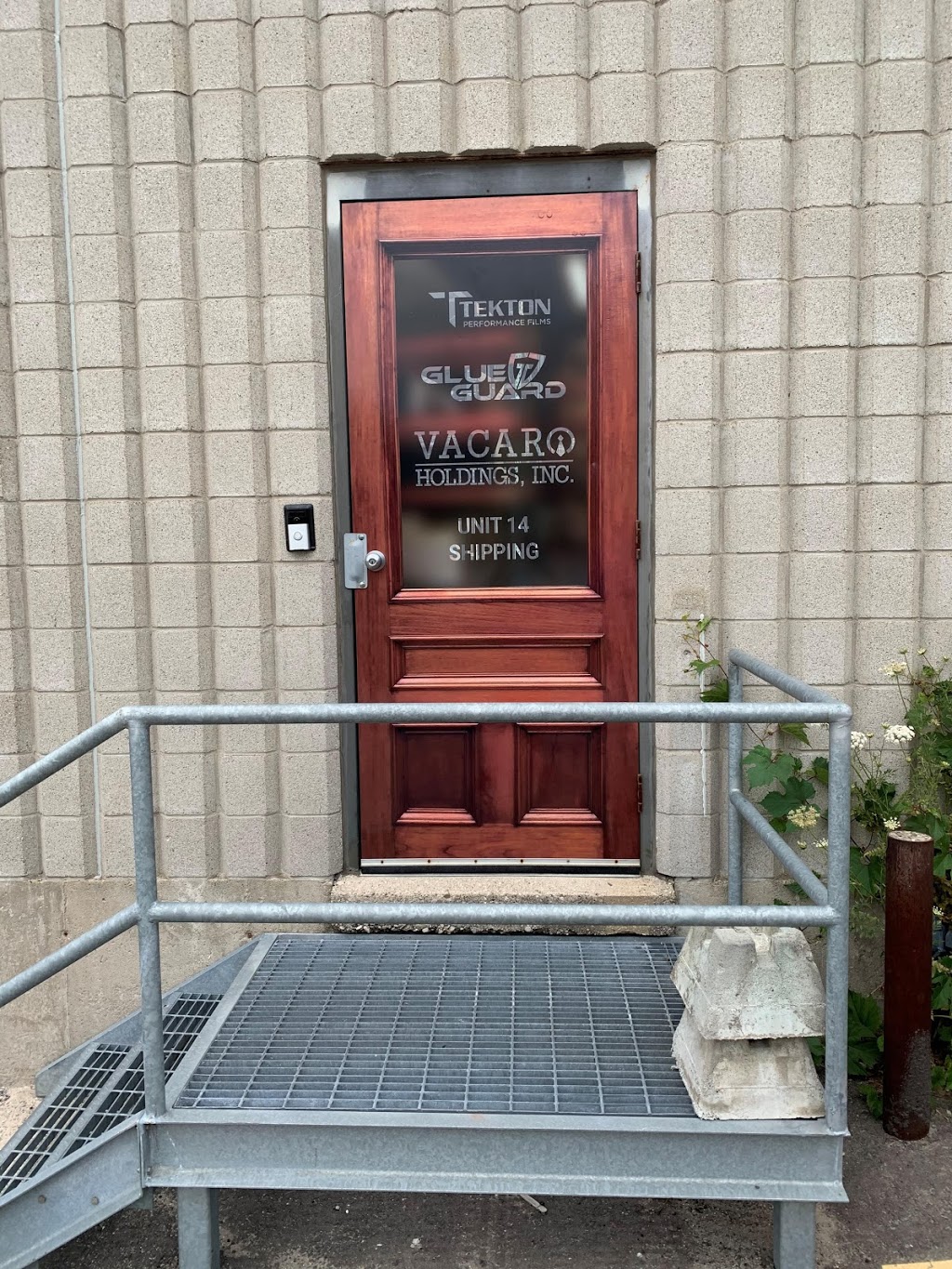 Sign & Tint Studio | 79 Regal Rd Unit 3B, Guelph, ON N1K 1B6, Canada | Phone: (519) 265-2565