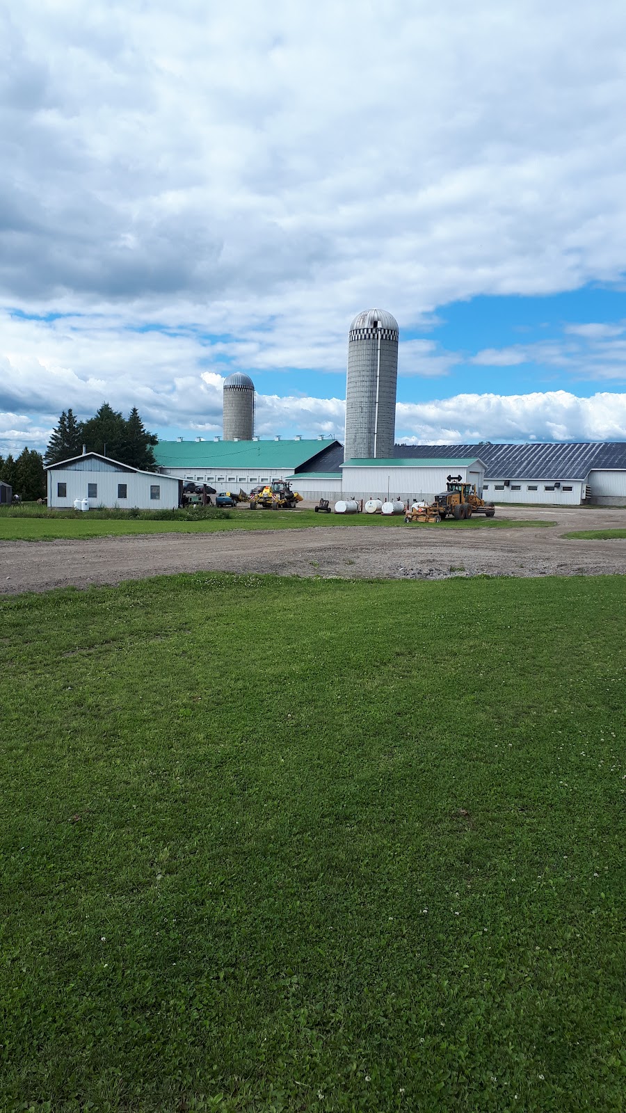 Ferme Gaston Morin et Fils Inc. | 265 Chem. de la Chute Blanche, Sainte-Jeanne-dArc, QC G0W 1E0, Canada | Phone: (418) 276-4166