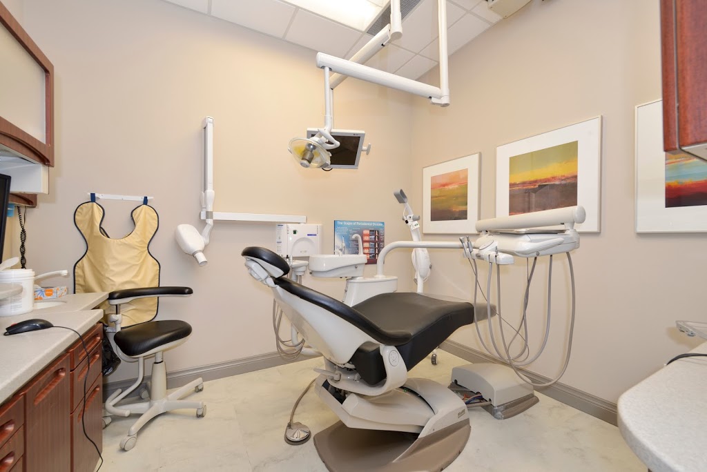 Dawson Dental Centre | 133 Pedersen Dr, Aurora, ON L4G 0E3, Canada | Phone: (905) 713-2600