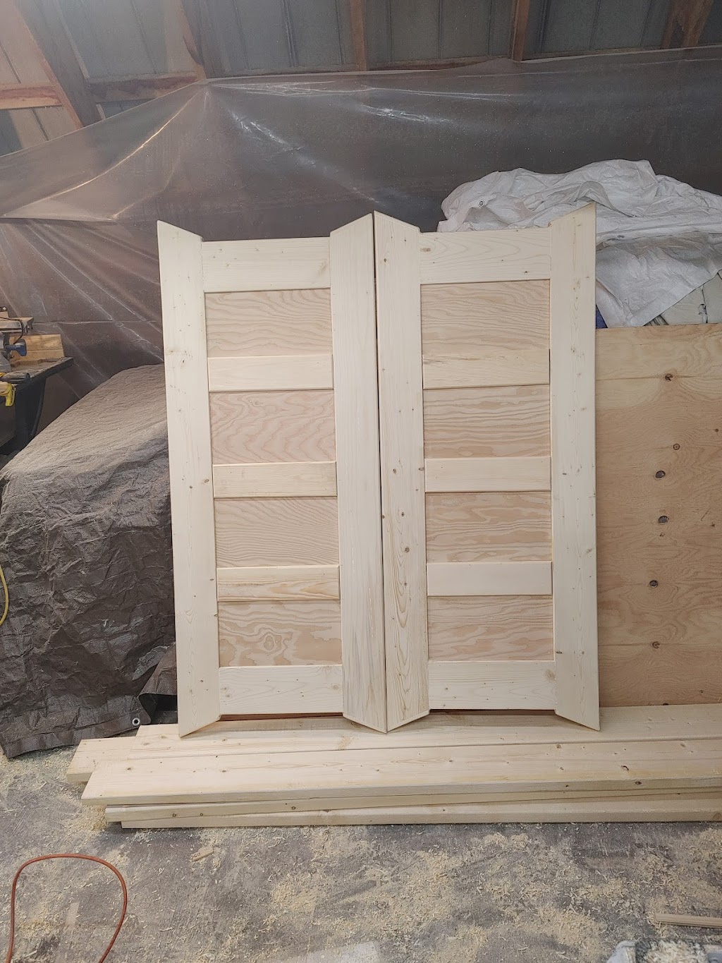 Jimmys doors | 162 Reach Industrial Park Rd, Port Perry, ON L9L 1B2, Canada | Phone: (905) 626-4231
