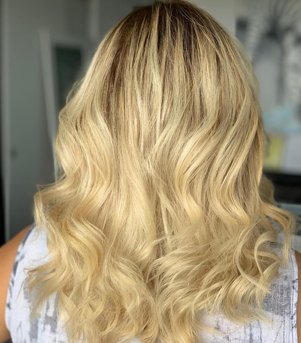 Melanie hair fashion | 187 Hickling Trail, Barrie, ON L4M 5V1, Canada | Phone: (647) 529-7025