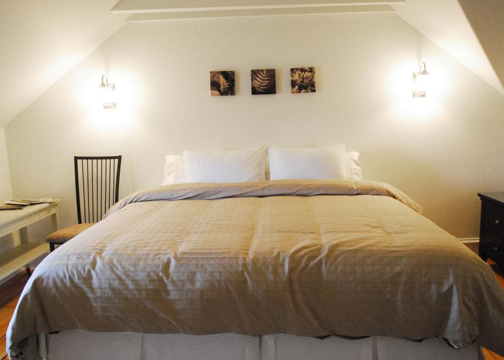 St Andrew Suites | 180 St Andrew St E, Fergus, ON N1M 1P8, Canada | Phone: (888) 958-2839