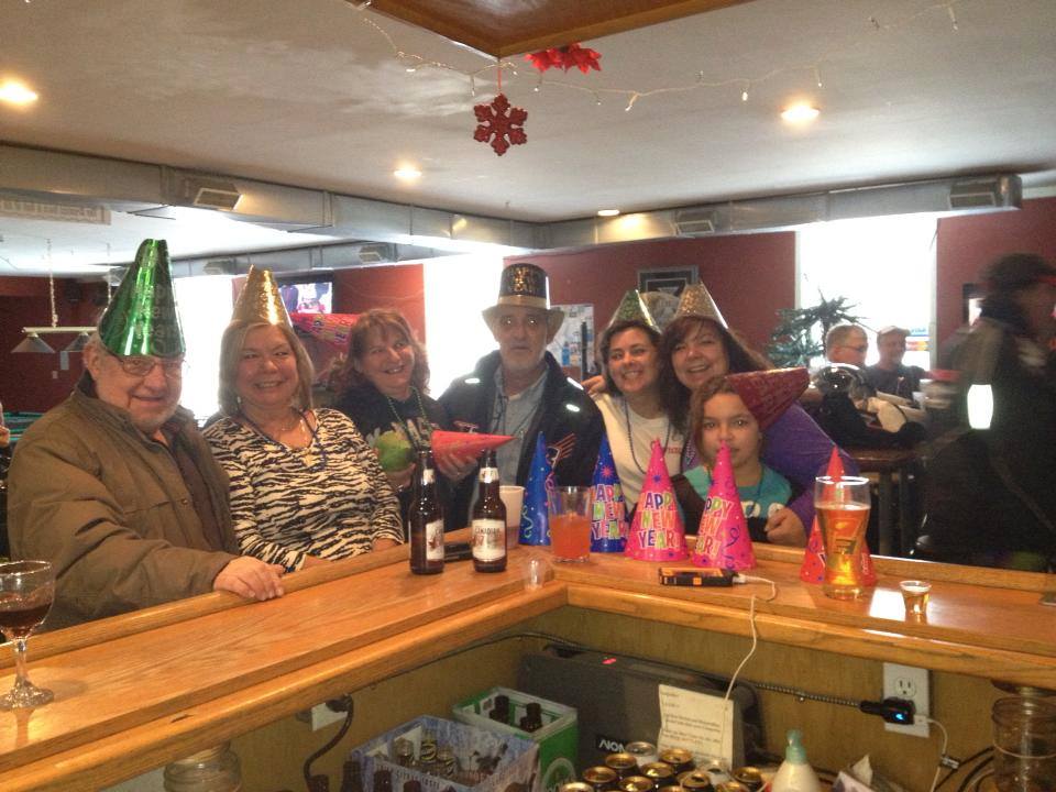 Maple Valley Sports Bar | 285 Lafontaine Rd E, Tiny, ON L0K 1P0, Canada | Phone: (705) 533-2369