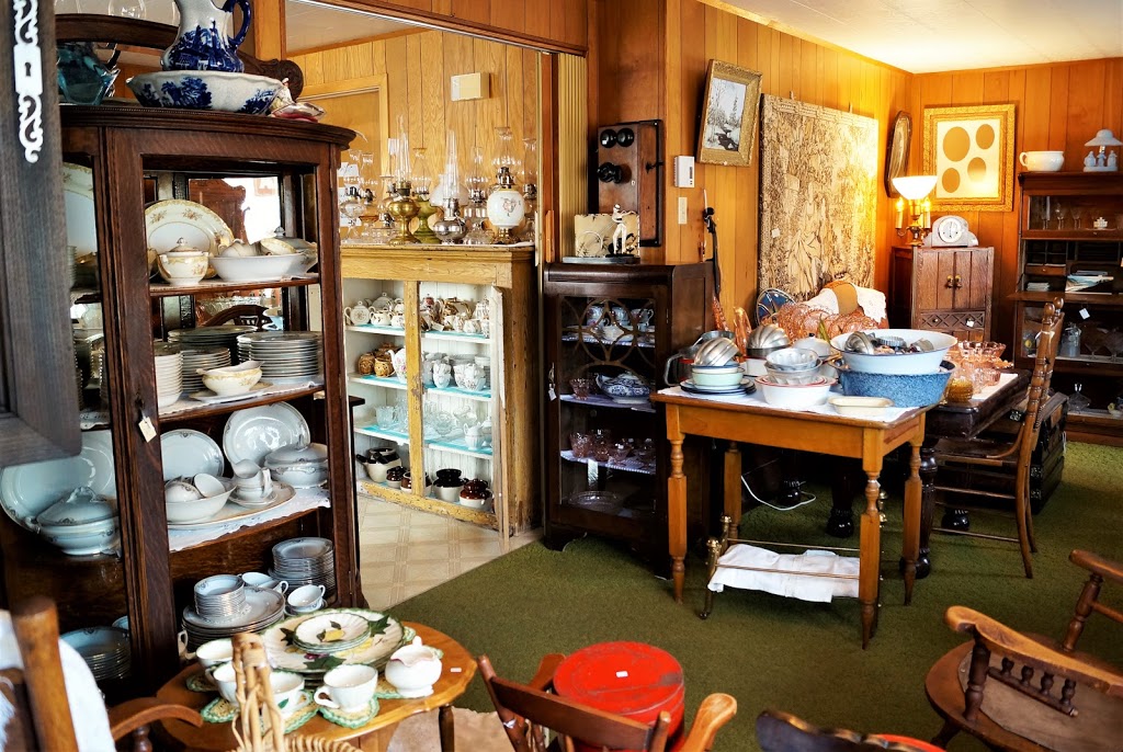 Boutique "Les Trouvailles" La suite | 5151 Rue Principale, Saint-Félix-de-Valois, QC J0K 2M0, Canada | Phone: (450) 808-3413