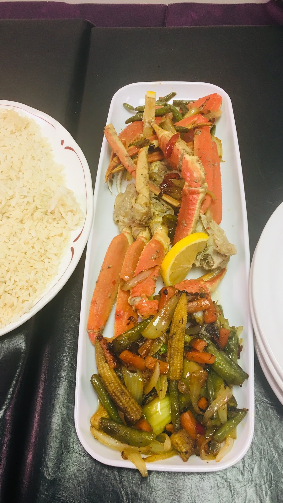 Lauras Homestyle Dining & Catering | 1313 Border St, Winnipeg, MB R3H 0X4, Canada | Phone: (204) 632-8600