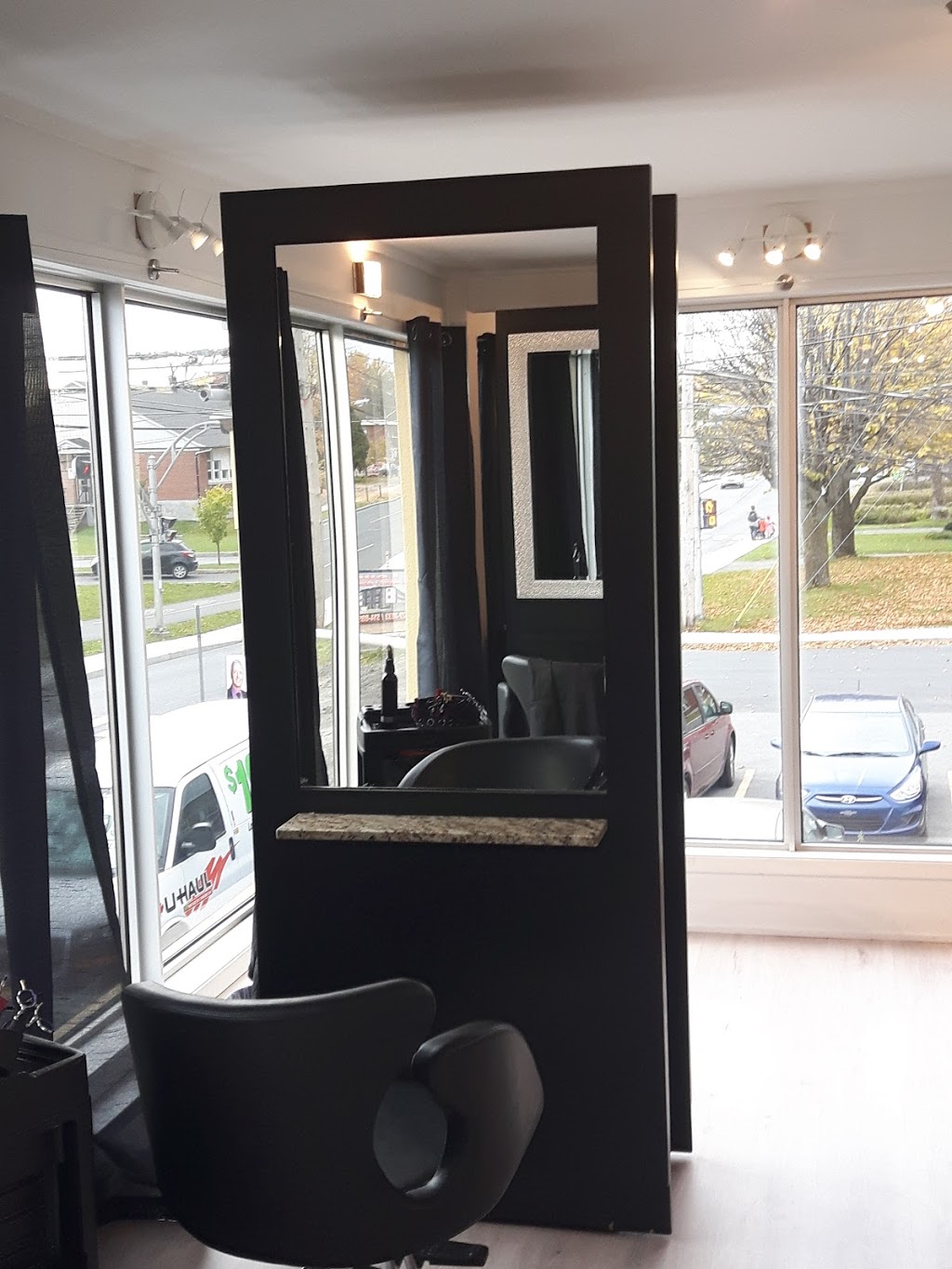 Coiffure Touch | 92 Rue Jacques-Cartier S, Saint-Jean-sur-Richelieu, QC J3B 6S3, Canada | Phone: (450) 895-5622