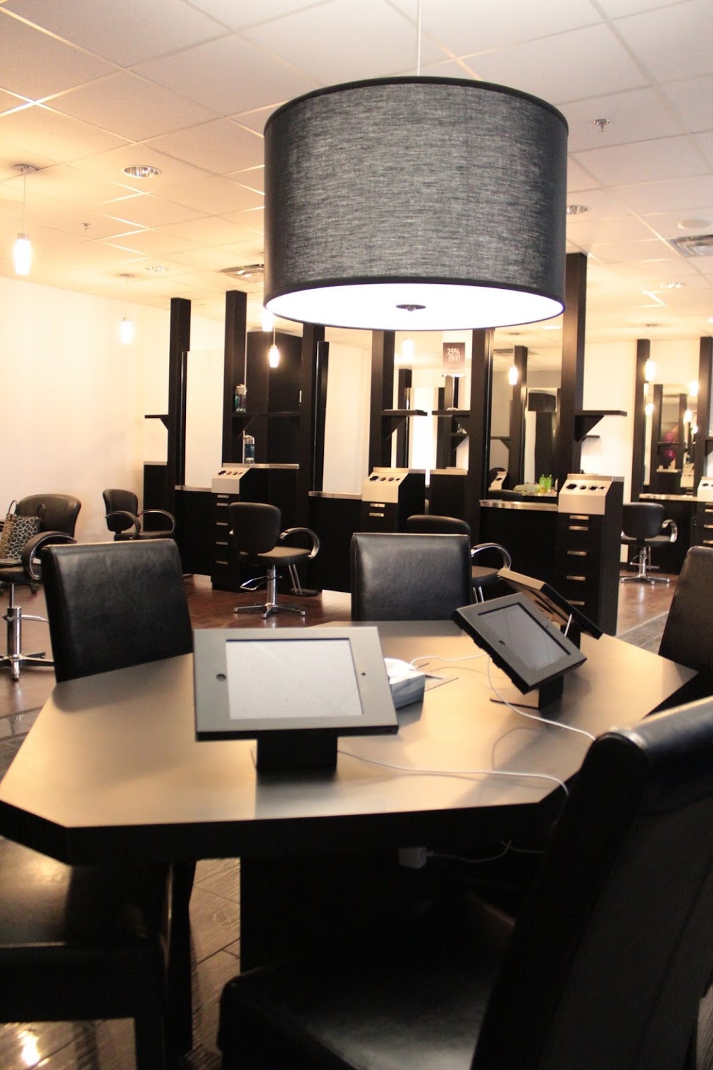 Halifax Shopping Centre Head Shoppe | 7001 Mumford Rd #201, Halifax, NS B3L 4R3, Canada | Phone: (902) 454-8668