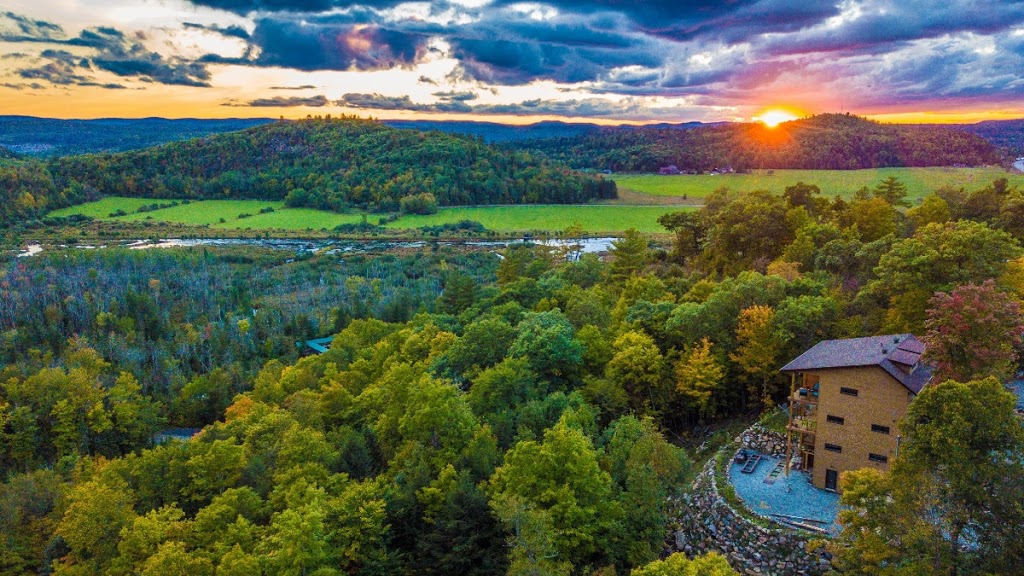 Le Bellevue | 3 Chemin des Bois-Francs, Wakefield, QC J0X 3G0, Canada | Phone: (438) 499-9040