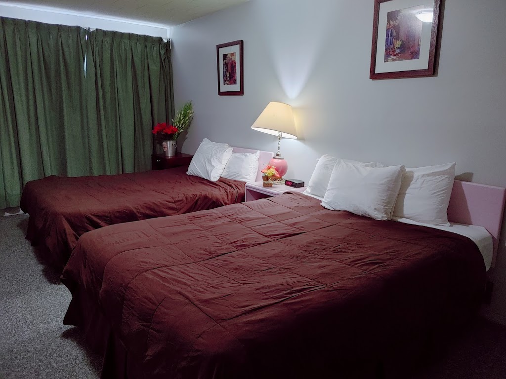 Kootenay Country Inn | 1111 Cranbrook St N, Cranbrook, BC V1C 3S4, Canada | Phone: (778) 517-5888