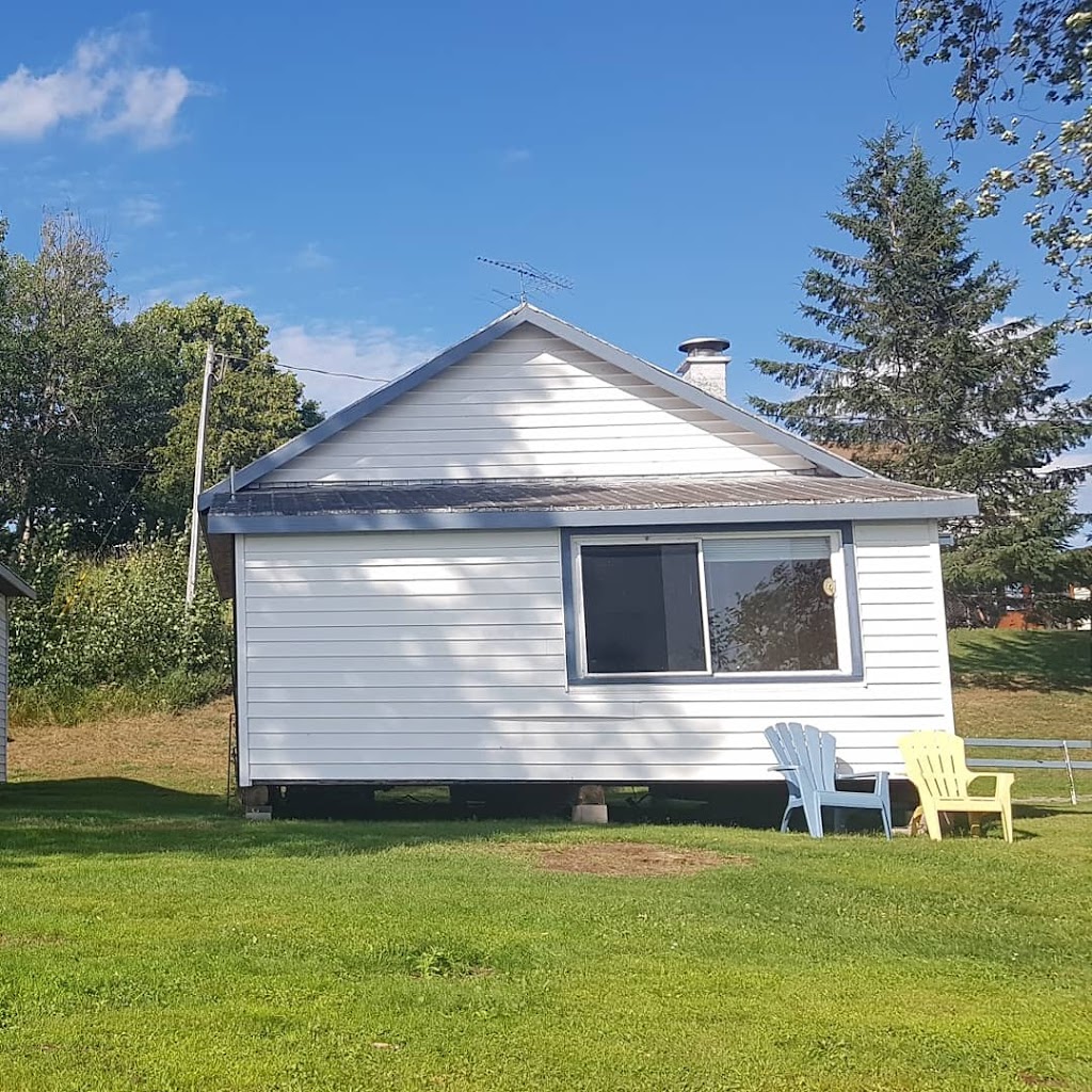 White Birch Cottages 10025 ON60, Eganville, ON K0J 1T0, Canada