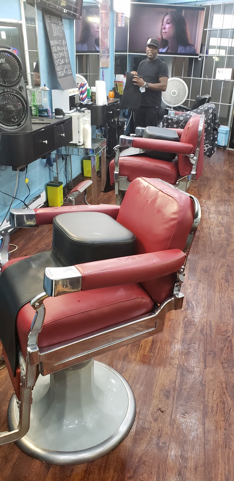 Ace Barbershop | 1500 Royal York Rd, Etobicoke, ON M9P 3B6, Canada | Phone: (647) 748-0084