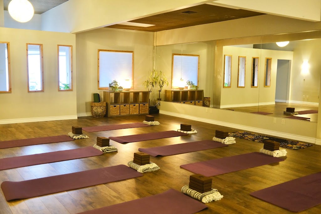 Inner Yoga Studio | 1325 Markham Rd Unit 11, Winnipeg, MB R3T 4J6, Canada | Phone: (204) 417-9642