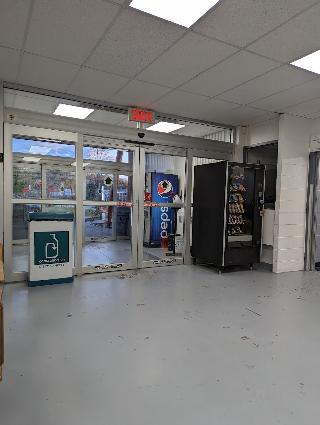 Mont-Tremblant Sports Center | 637 Boulevard du Dr Gervais, Mont-Tremblant, QC J8E 2T3, Canada | Phone: (819) 425-8614