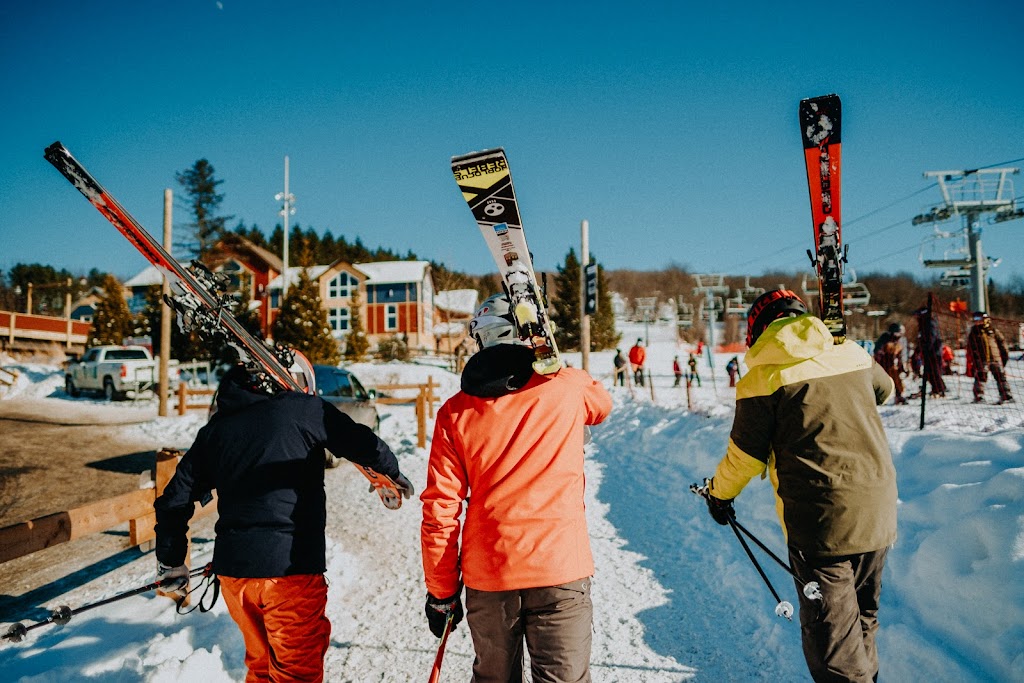 Station Mont Gleason | 180 Chem. du Mont Gleason, Tingwick, QC J0A 1L0, Canada | Phone: (819) 359-2300