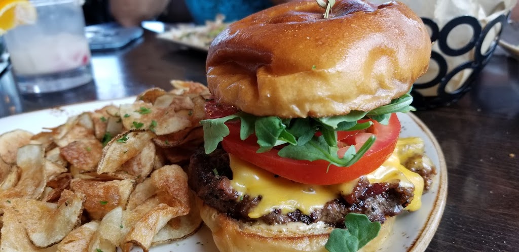 Downriggers | 10 Front St, Friday Harbor, WA 98250, USA | Phone: (360) 378-2700
