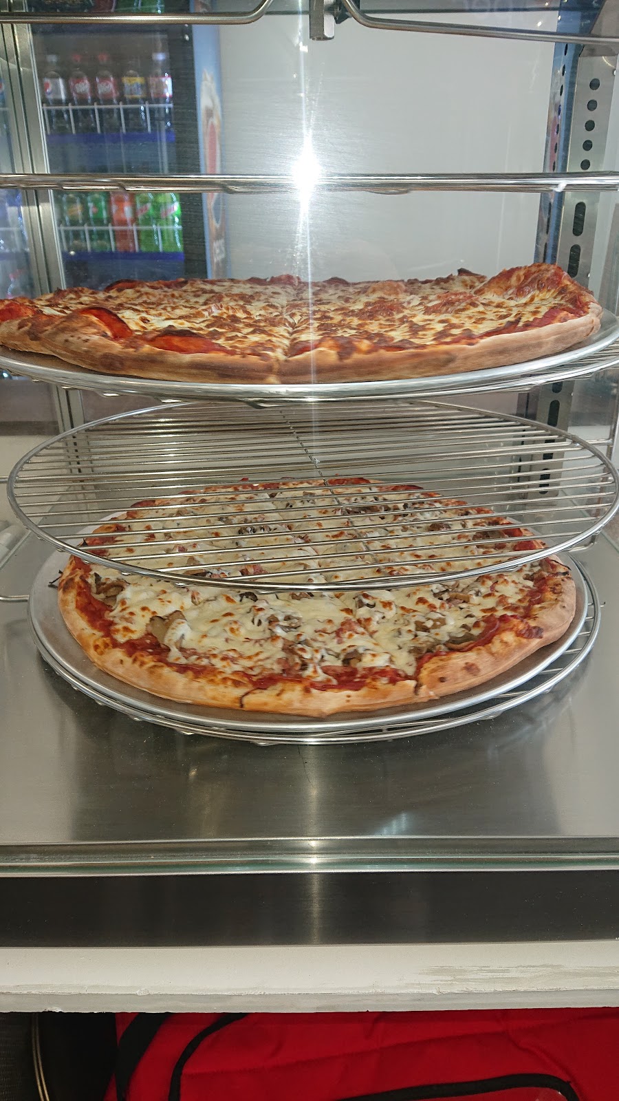 Huntzys Pizza & Wings | 636 Broadway St, Wyoming, ON N0N 1T0, Canada | Phone: (519) 704-0755