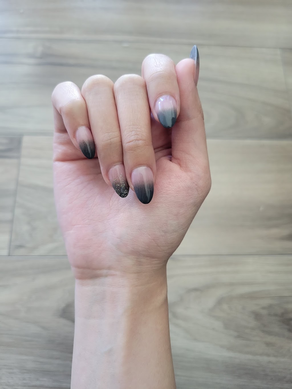Victoria Nails & Spa | 305 10 St NW, Calgary, AB T2N 1V5, Canada | Phone: (403) 283-7020