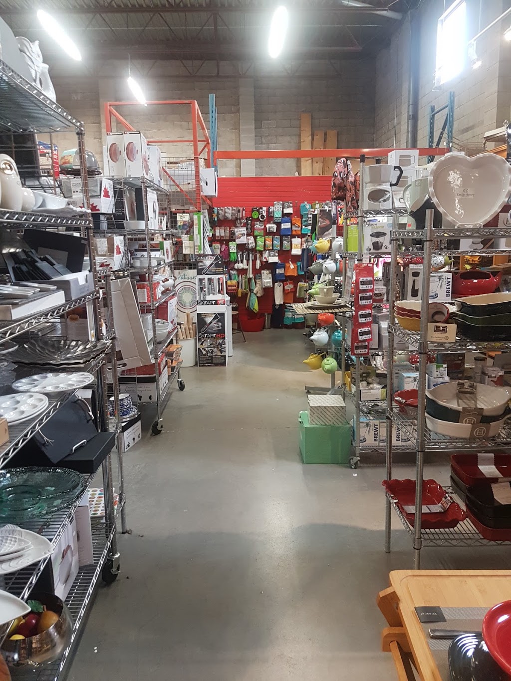 d.a.Niels Gourmet Kitchenware | 485 Berry St, Winnipeg, MB R3J 1N6, Canada | Phone: (204) 953-2345