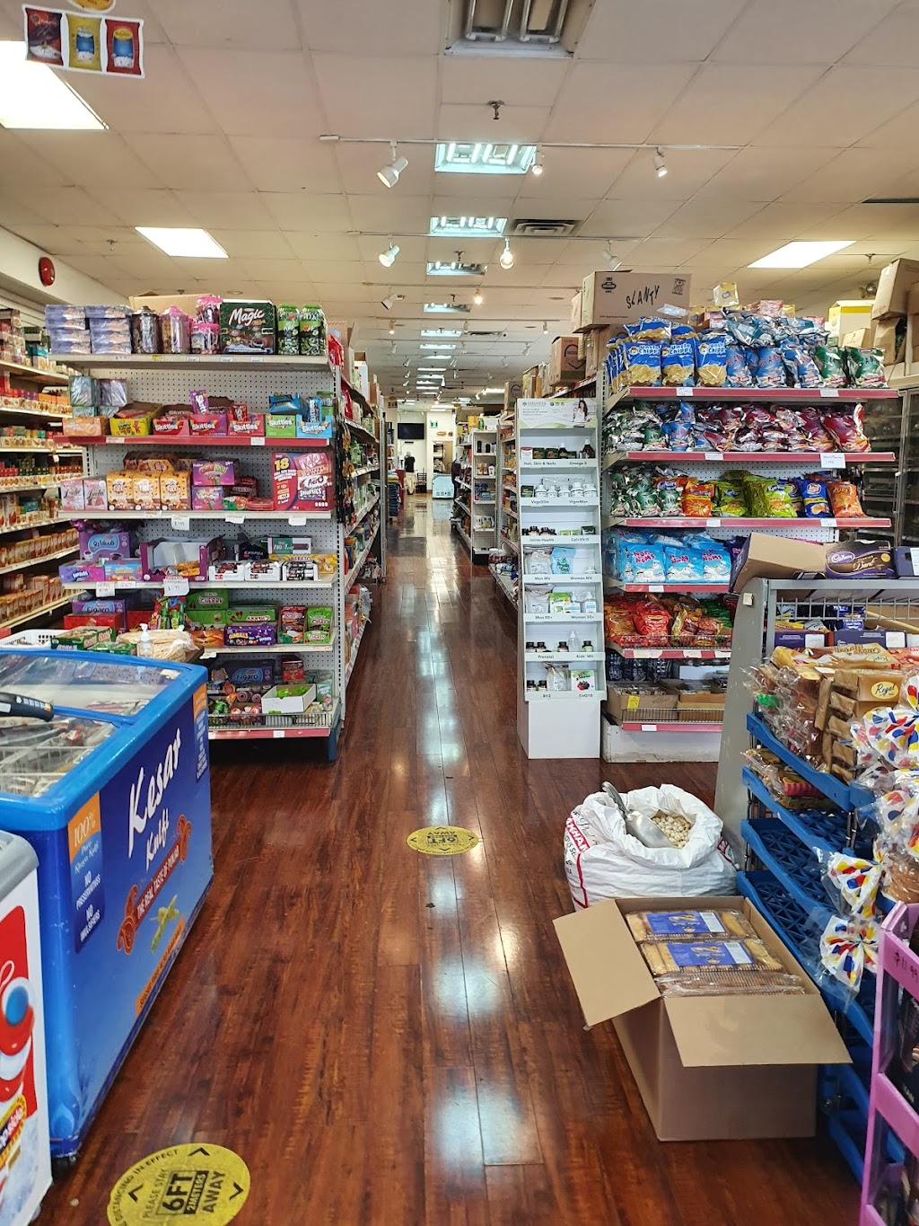 Grocery World | 8-2273 Dundas St W, Mississauga, ON L5K 2L8, Canada | Phone: (905) 766-0200