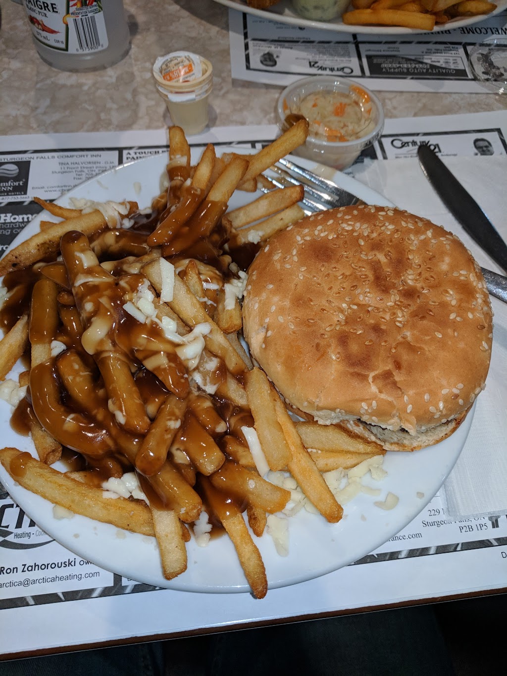 Gervais Restaurant & Tavern | 169 Front St, Sturgeon Falls, ON P2B 2H9, Canada | Phone: (705) 753-1520