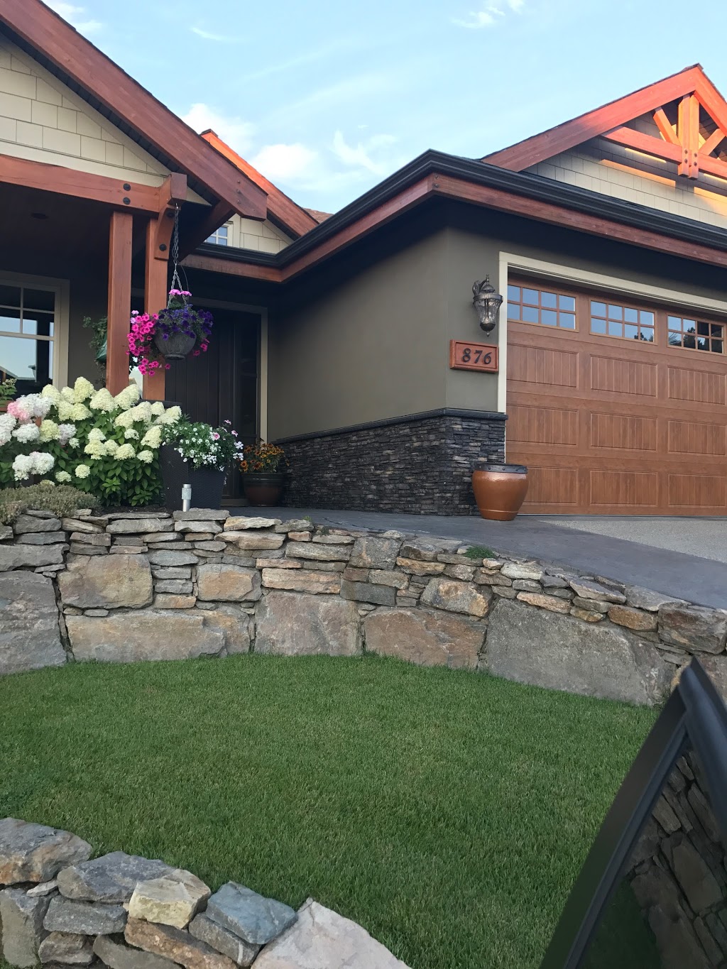 Fairways B&B | 876 Stockley St, Kelowna, BC V1P 1R6, Canada | Phone: (778) 753-1731