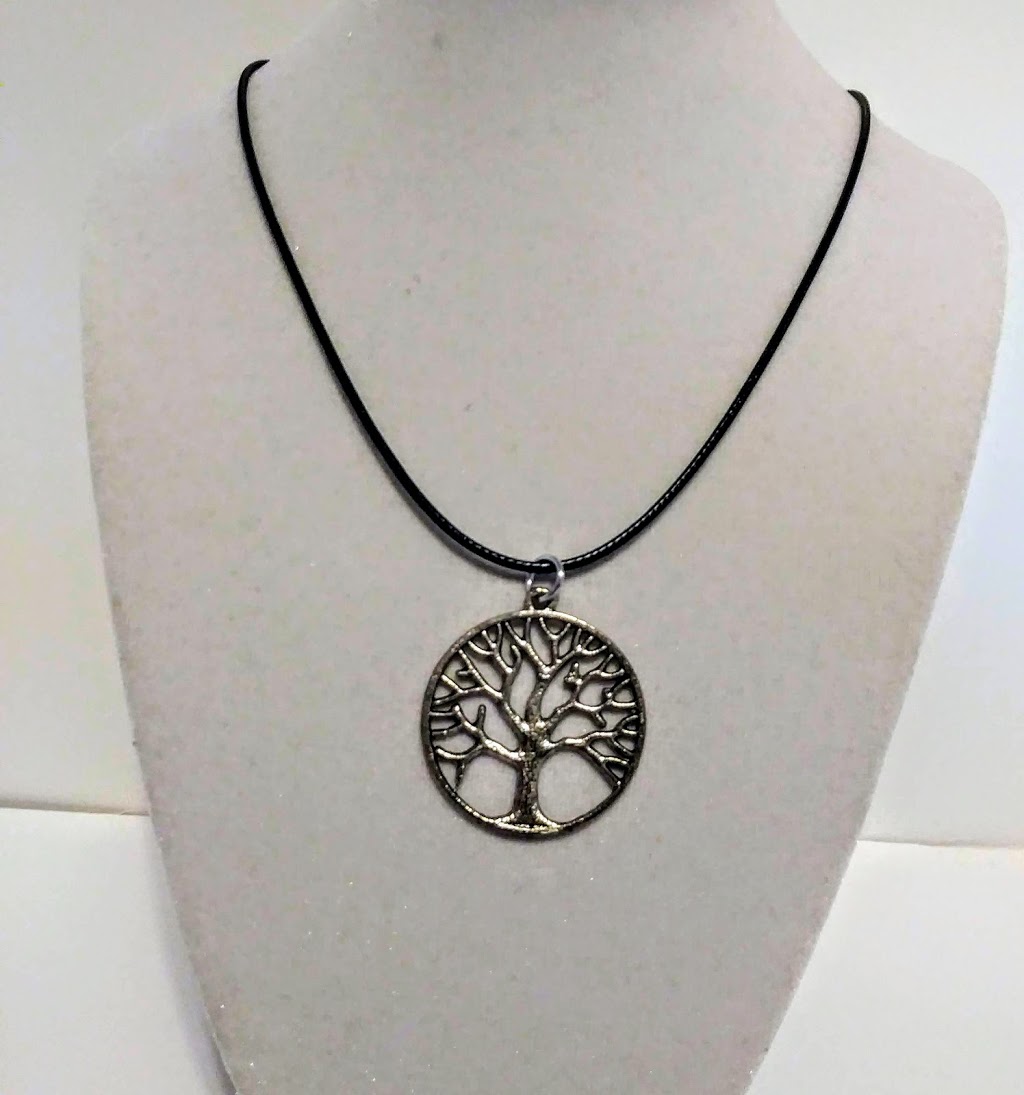 Birdies Boutiques | 1376 Killarney Beach Rd, Lefroy, ON L0L 1W0, Canada | Phone: (705) 220-3554