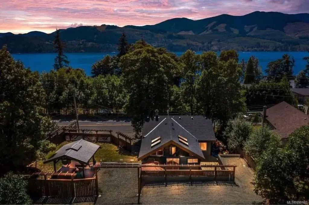 Cowichan Lake Cottages | 10659 Youbou Rd, Youbou, BC V0R 3E1, Canada | Phone: (250) 301-5984