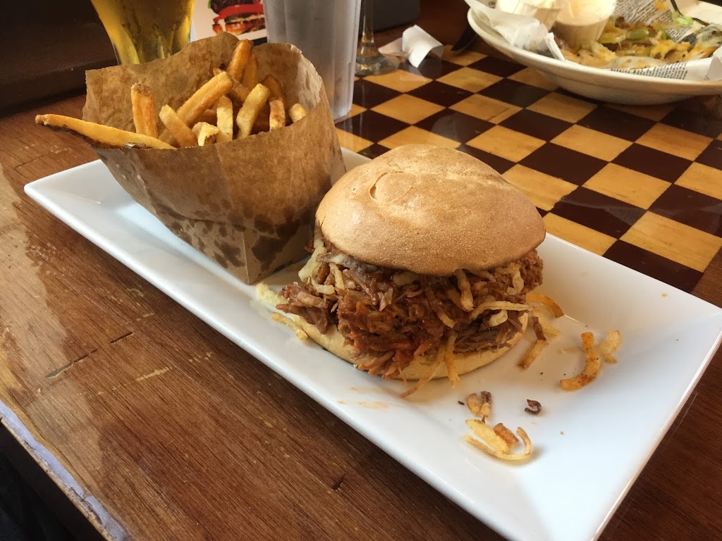 Kings Arm Pub | 390 Main St, Kentville, NS B4N 1K8, Canada | Phone: (902) 678-0066