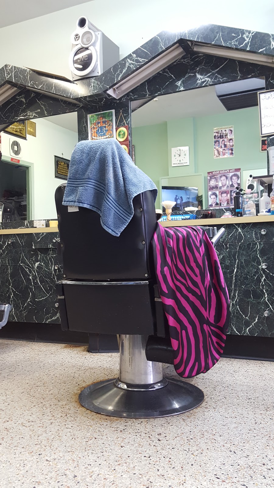 Salon Jaafar | 1690 Av Dollard, LaSalle, QC H8N 1T8, Canada | Phone: (514) 368-8686