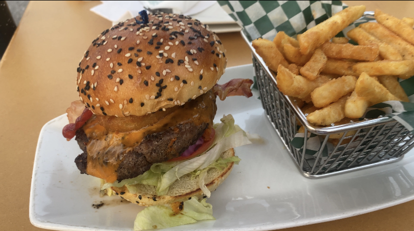Hampton Bar and Grill | 2363 Taunton Rd, Hampton, ON L0B 1J0, Canada | Phone: (289) 818-4545