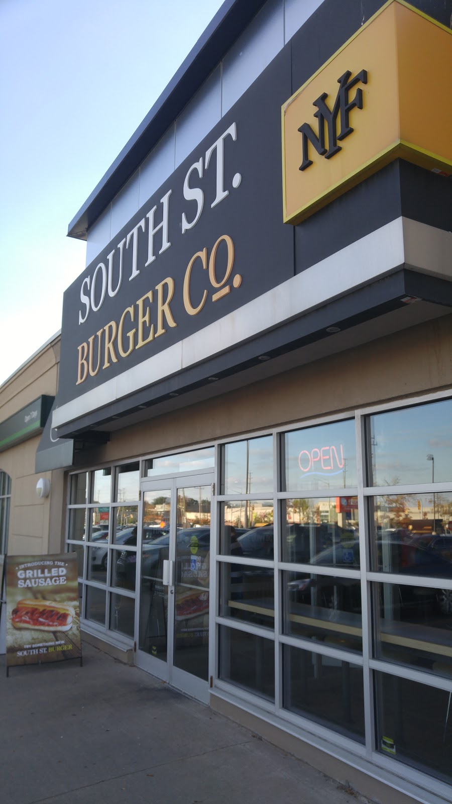 South St. Burger | 534 Bayfield St, Barrie, ON L4M 5A2, Canada | Phone: (705) 727-0519