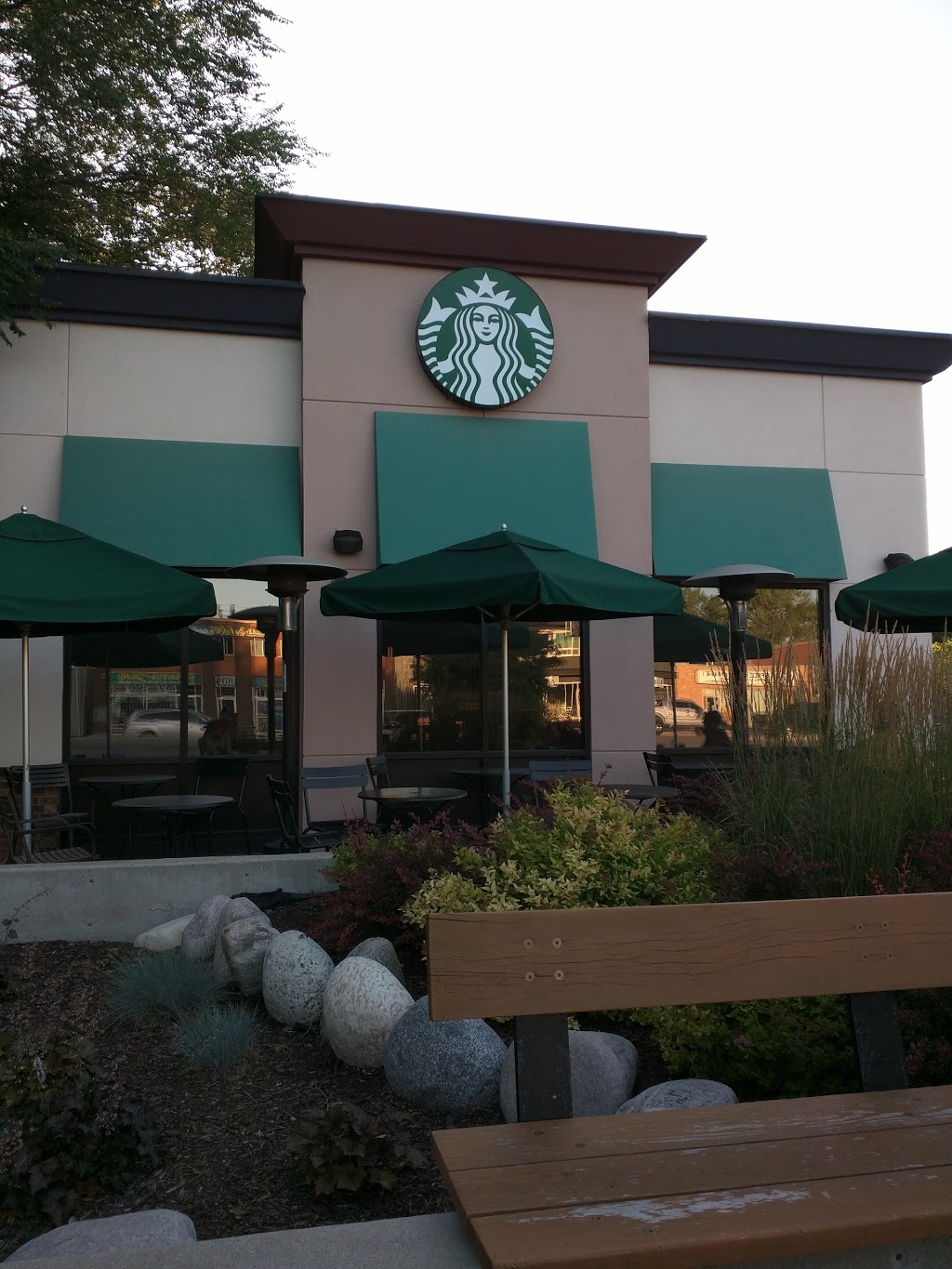Starbucks | 1114 Henderson Hwy, Winnipeg, MB R2G 1L1, Canada | Phone: (204) 334-2302